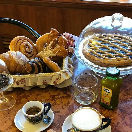 Etrusca Bed & Breakfast *